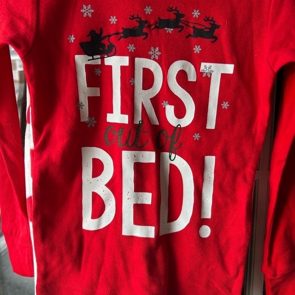 NWT-🎅🏻🎅🏻🎄🎄 Child’s 2 Piece Christmas Pajamas (Unisex)